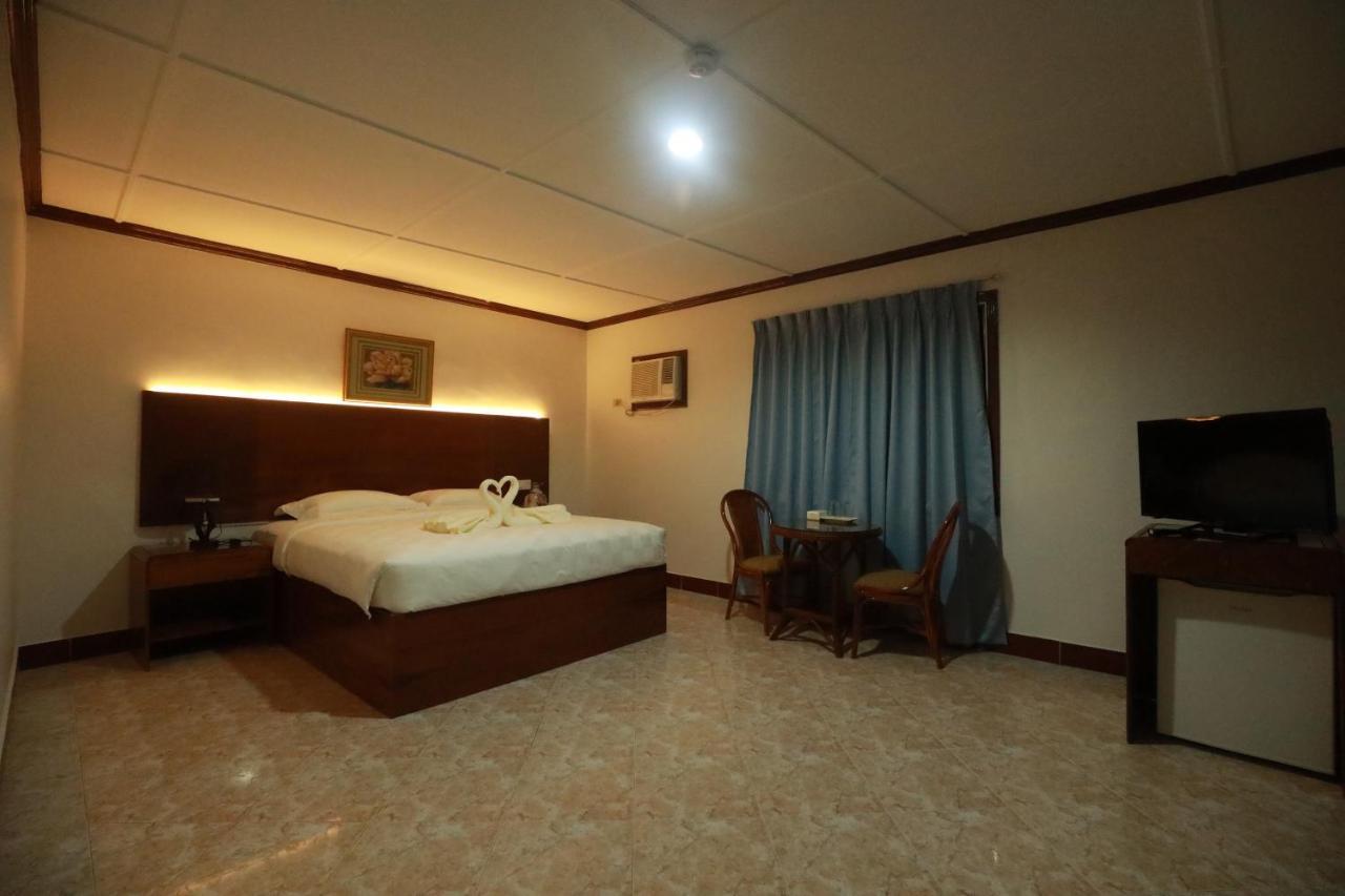 Bohol Plaza Mountain Resort And Restaurant Dauis Eksteriør bilde